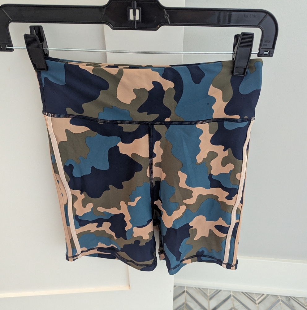 EUC The Upside Athletic Wear Jewell Spin Short Small